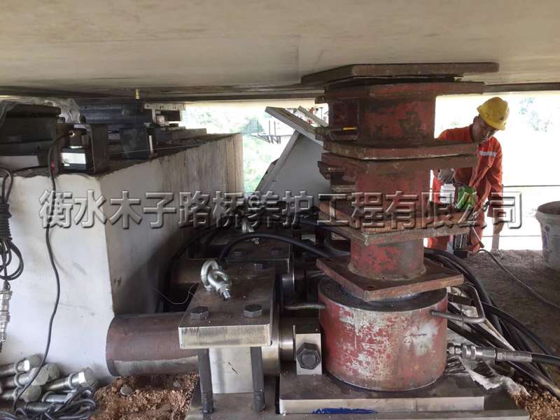 橋梁支座更換與調(diào)整圖片5